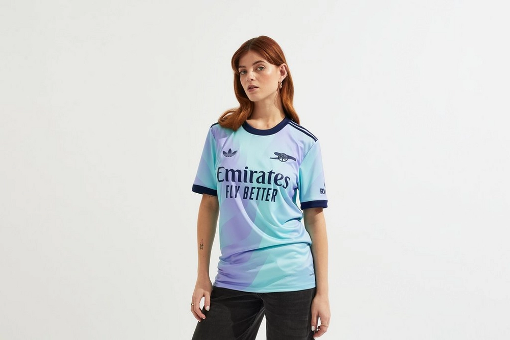Entdecken Sie die besten arsenal adidas damen 2425 drittes trikot mit individuellem aufdruck Kategorien
