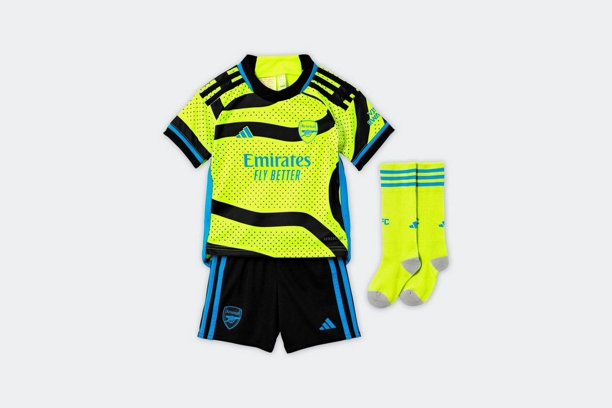 Entdecken Sie die besten arsenal 2324 auswärts-mini-kit Kategorien