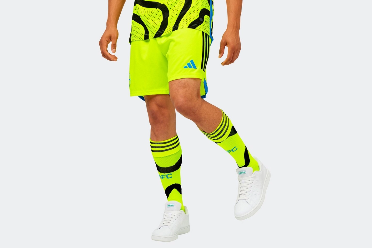 Entdecken Sie die besten arsenal 2324 authentische alternative auswärtsshorts für herren Kategorien