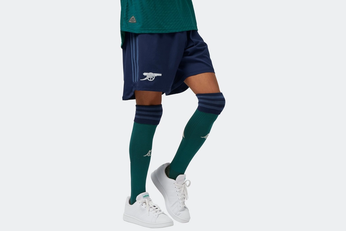 Entdecken Sie die besten arsenal 2324 dritte authentische shorts für herren Kategorien