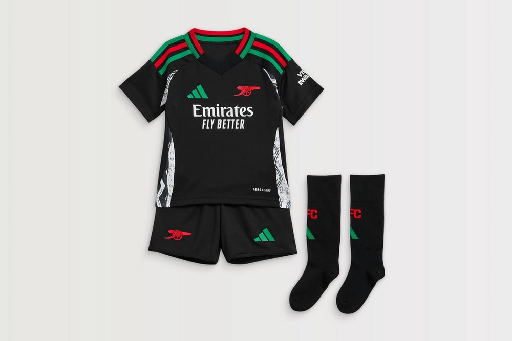 Entdecken Sie die besten arsenal adidas 2425 auswärts-mini-kit Kategorien