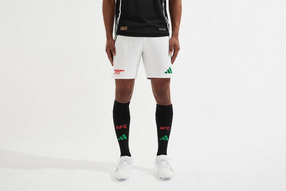 Entdecken Sie die besten arsenal adidas herren 2425 authentic alternate auswärtsshorts Kategorien