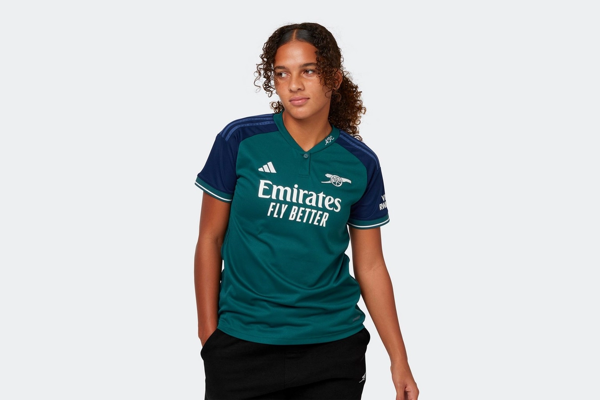 Entdecken Sie die besten arsenal herren 2324 drittes trikot Kategorien