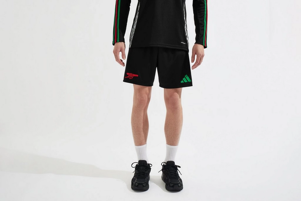 Entdecken Sie die besten arsenal herren adidas 2425 auswärtsshorts Kategorien
