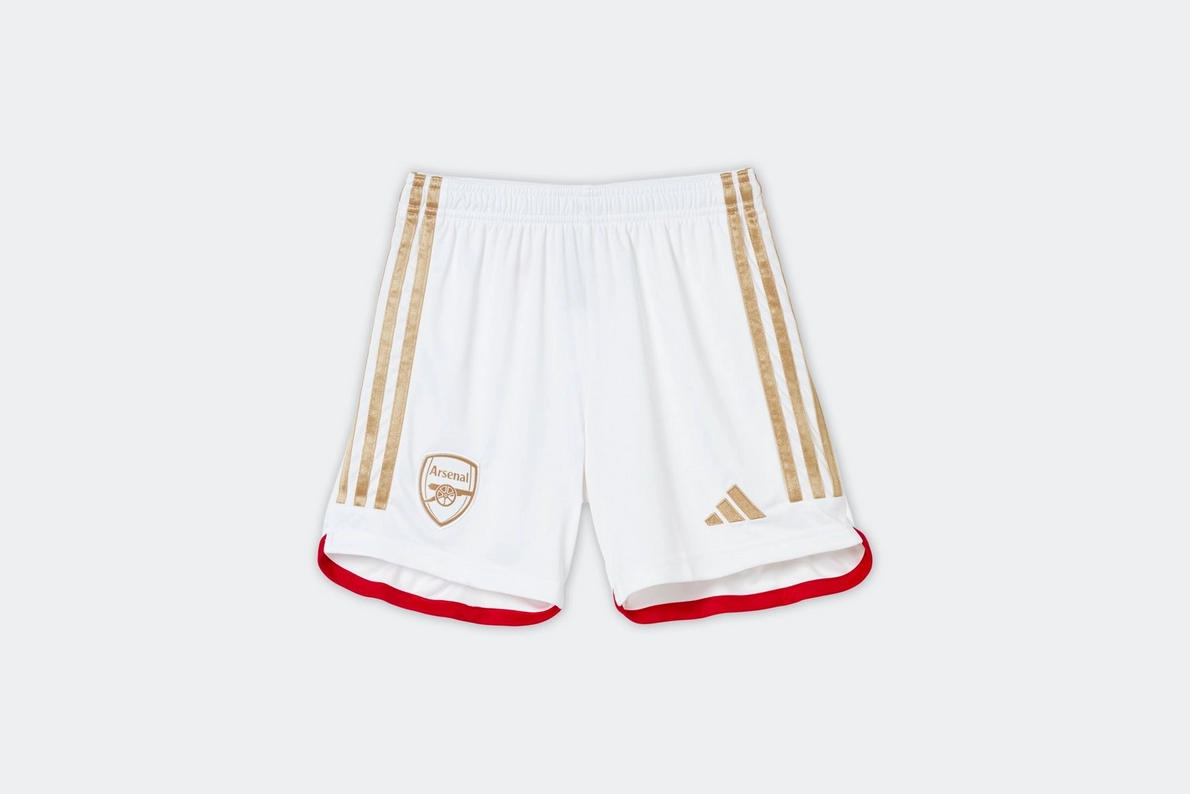 Entdecken Sie die besten arsenal junior 2324 heimshorts Kategorien